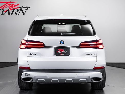Used 2025 BMW X5 xDrive40i w/ Climate Comfort Package AWD/4WD image 4