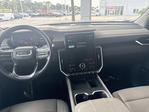 Used 2026 GMC Acadia Elevation w/ Elevation Premium Package FWD image 27