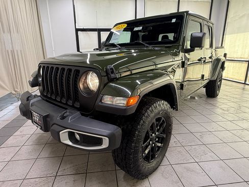 Used 2022 Jeep Gladiator Sport AWD/4WD image 10