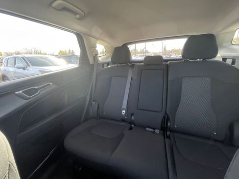 Used 2025 Kia Sportage LX image 38