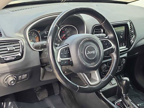 Used 2019 Jeep Compass Limited FWD image 2