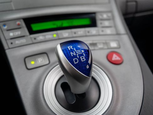 Used 2015 Toyota Prius Two image 25