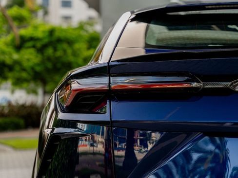 Used 2020 Lamborghini Urus image 25