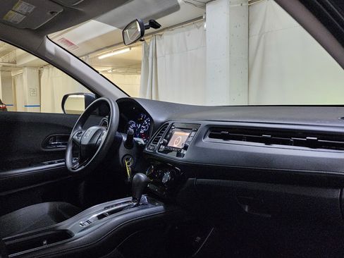 Used 2021 Honda HR-V LX image 21