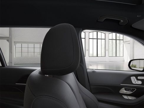 New 2025 Mercedes-Benz GLS 450 4MATIC image 43