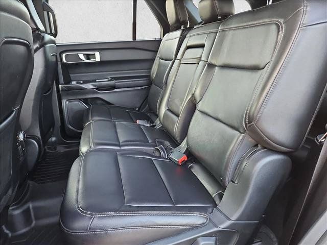 Used 2020 Ford Explorer XLT w/ Equipment Group 202A RWD image 19
