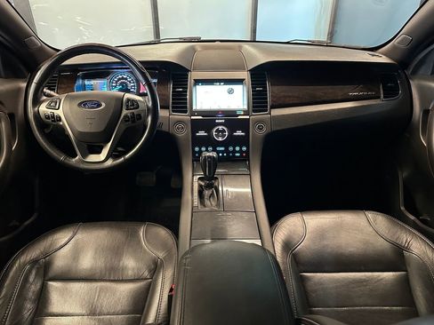 Used 2018 Ford Taurus Limited image 9
