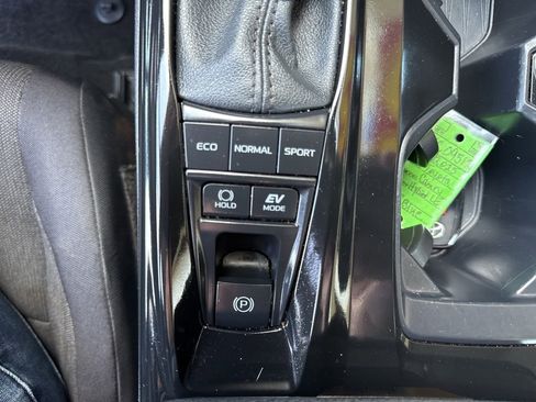 Used 2025 Toyota Camry XSE FWD image 17