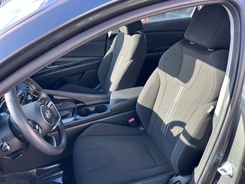 Used 2025 Hyundai Elantra SEL image 35