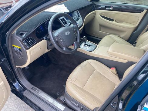 Used 2011 Hyundai Genesis 3.8 RWD image 12