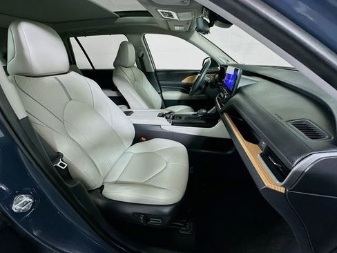 Certified 2026 Toyota Grand Highlander AWD image 29