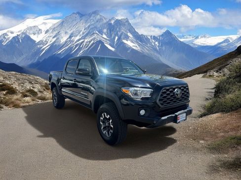 Used 2021 Toyota Tacoma TRD Off-Road w/ Technology Package AWD/4WD image 7