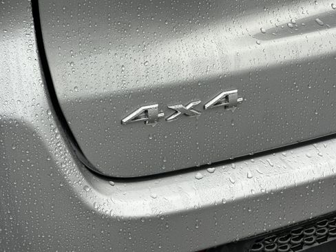 Used 2023 Jeep Compass Limited image 23