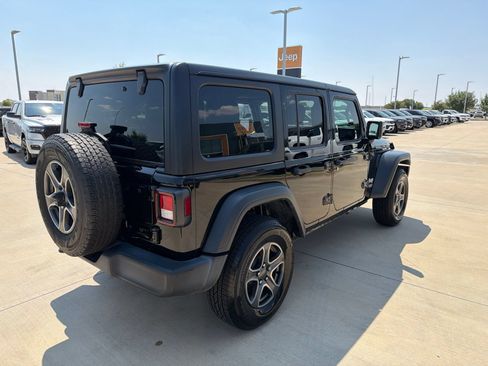 Used 2020 Jeep Wrangler Unlimited Sport S AWD/4WD image 5