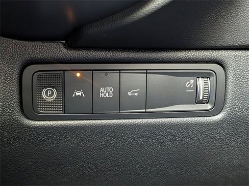 New 2026 Chevrolet Equinox EV LT image 24