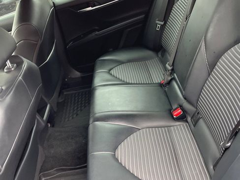 Used 2020 Toyota Camry SE image 7