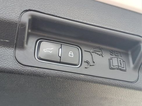 Used 2020 Ford Explorer XLT w/ Equipment Group 202A AWD/4WD image 24
