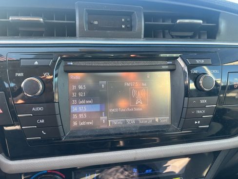 Used 2015 Toyota Corolla LE image 16