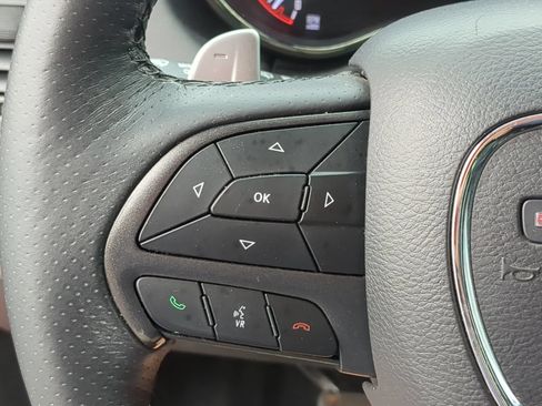 Used 2018 Dodge Durango R/T w/ Technology Group AWD/4WD image 19