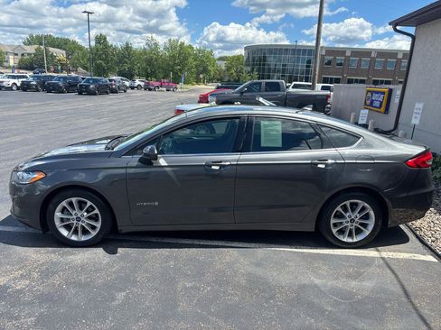 Used 2019 Ford Fusion SE FWD image 6