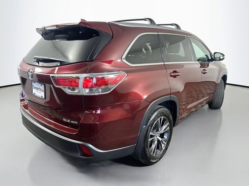 Used 2016 Toyota Highlander XLE AWD/4WD image 7