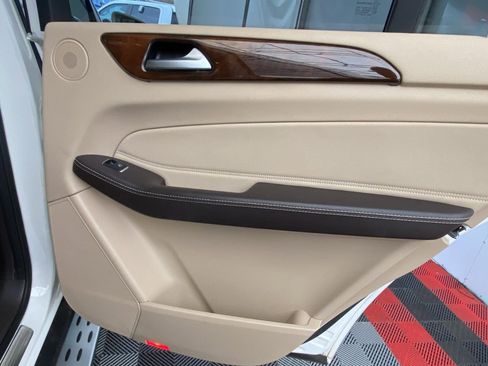 Used 2019 Mercedes-Benz GLS 450 4MATIC image 10