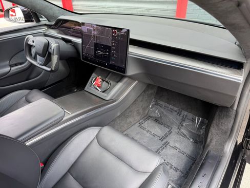 Used 2022 Tesla Model S Plaid image 13