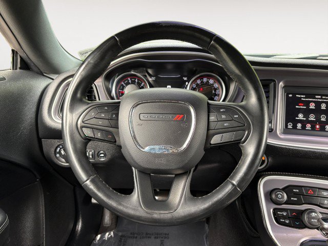 Used 2019 Dodge Challenger SXT RWD image 11