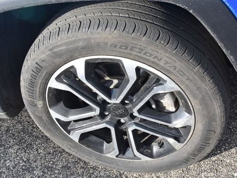 Used 2023 Jeep Compass Limited image 10