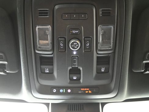 Used 2024 Chevrolet Tahoe High Country AWD/4WD image 34