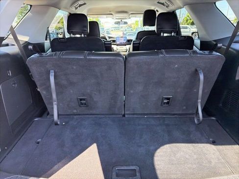 Used 2024 Ford Explorer XLT w/ Equipment Group 202A AWD/4WD image 39