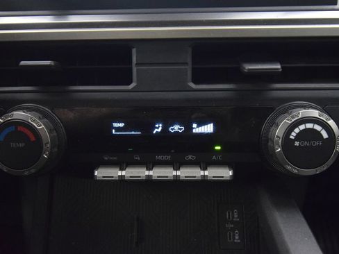 Used 2024 Toyota Tacoma SR5 AWD/4WD image 32