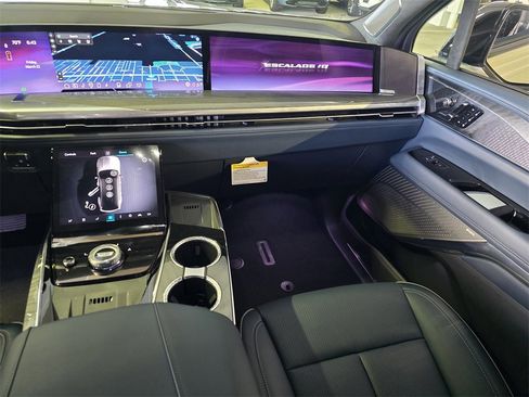 New 2025 Cadillac Escalade IQ Sport 2 w/ LPO, ONYX Package image 9