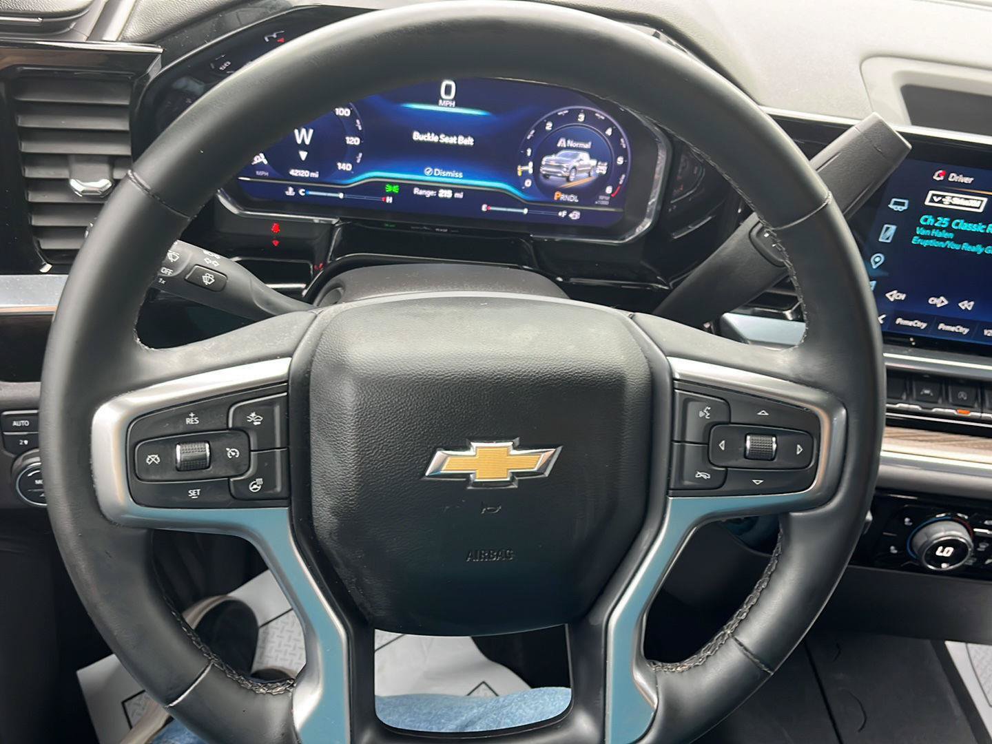 Used 2024 Chevrolet Silverado 1500 LT AWD/4WD image 10