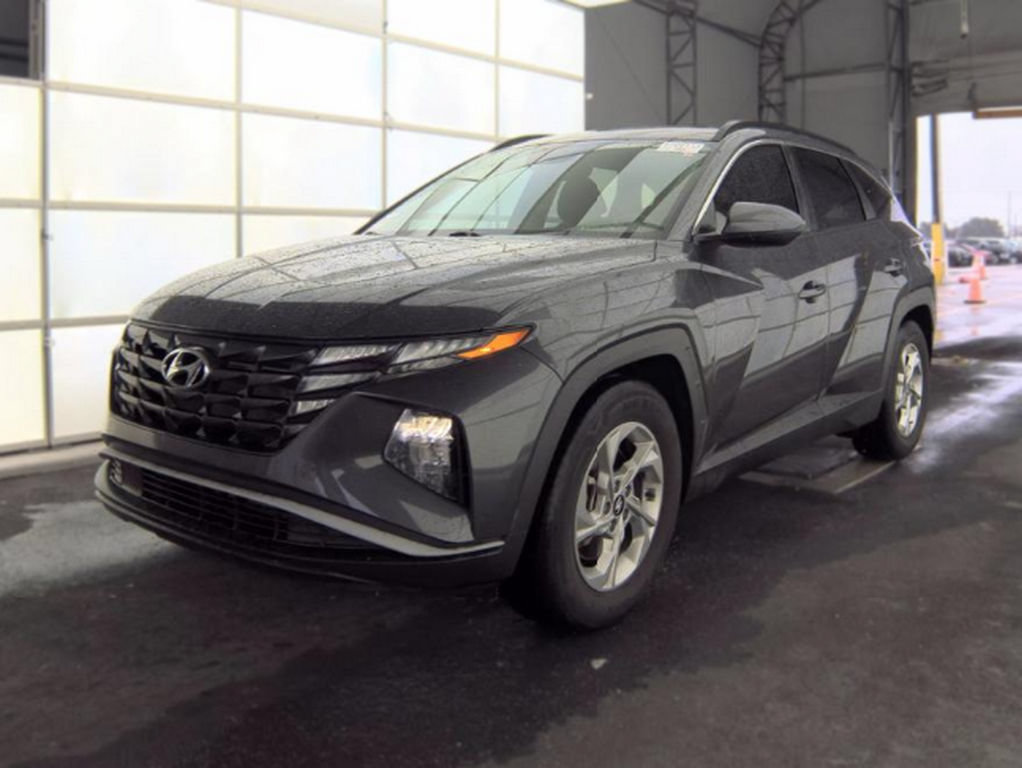 Used 2024 Hyundai Tucson SEL FWD image 2