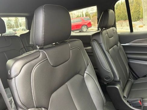 New 2025 Jeep Grand Cherokee L Limited image 34