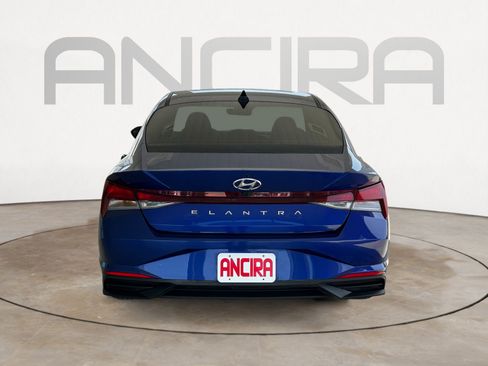 Used 2022 Hyundai Elantra SEL w/ Convenience Package FWD image 8