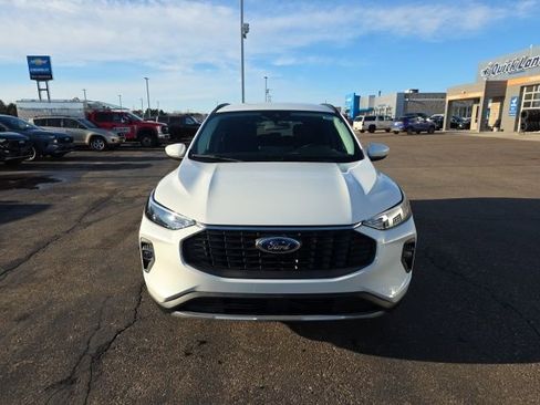 New 2026 Ford Escape SE w/ Class II Trailer Tow Package FWD image 2