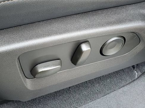 Certified 2026 GMC Canyon AT4 w/ Technology Plus Package AWD/4WD image 10