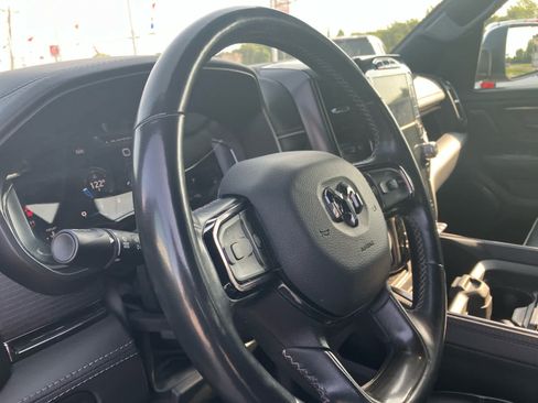 Used 2023 RAM 1500 Limited AWD/4WD image 9