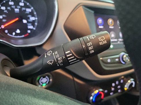 Used 2023 Chevrolet TrailBlazer LT FWD image 34
