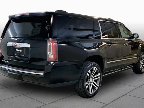 Used 2020 GMC Yukon XL Denali w/ Denali Premium Package AWD/4WD image 12