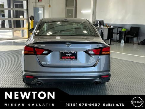 Used 2020 Nissan Altima 2.5 SR w/ Premium Package FWD image 5