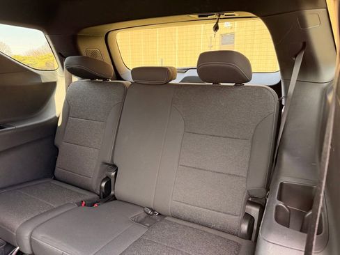 Used 2024 Chevrolet Traverse LT image 24