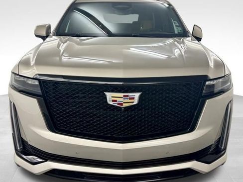 Used 2021 Cadillac Escalade Sport RWD image 3