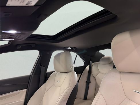 Used 2025 Cadillac CT4 Premium Luxury image 12