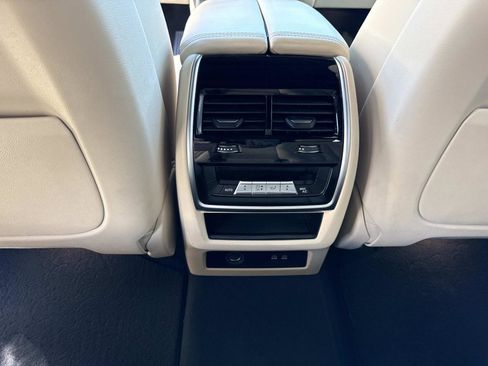 Used 2021 BMW X7 xDrive40i w/ Premium Package image 17