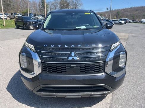 Used 2022 Mitsubishi Outlander ES image 11