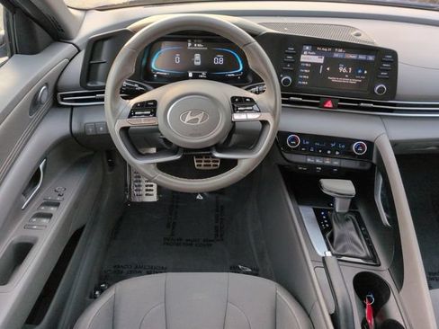 Certified 2025 Hyundai Elantra Sport FWD image 15