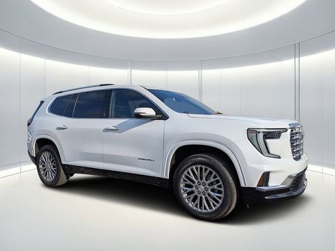 Used 2024 GMC Acadia Denali image 2